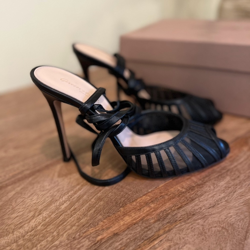 GIANVITO ROSSI Vitnero Heel